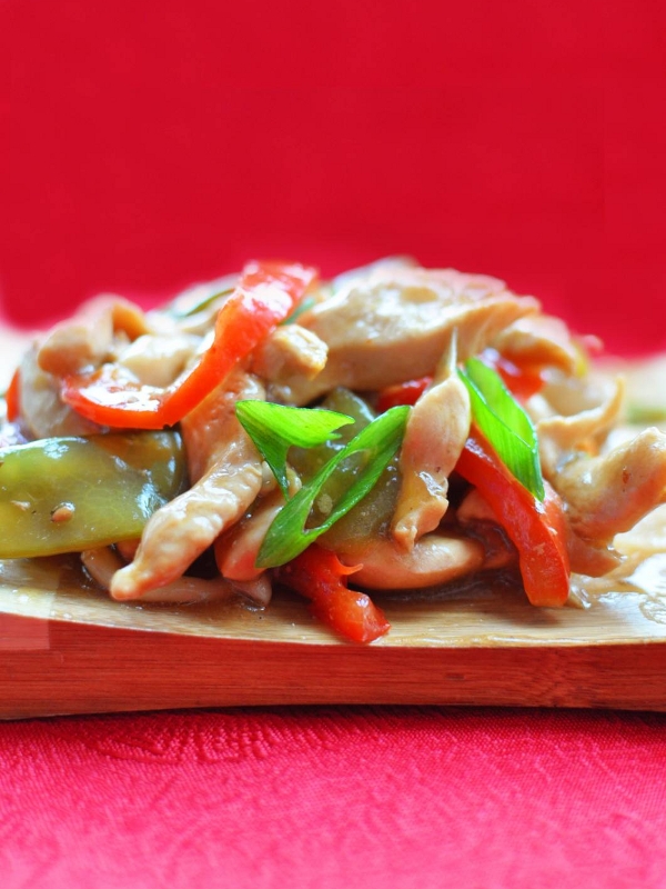 Имбирный цыпленок с овощами в китайском стиле