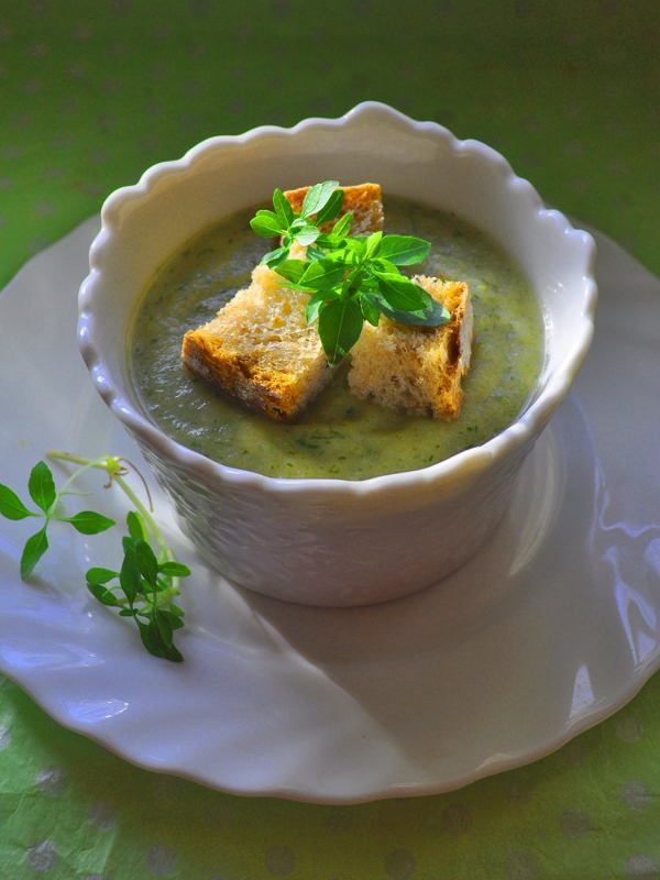 Крем-суп из кольраби с зеленью